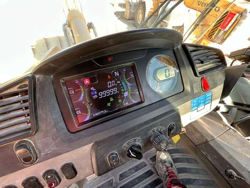 Wheel loader Komatsu WA600-8E0: picture 10