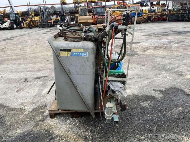 Tecnoma CUVE DE TRAITEMENT PHYTO - Tractor mounted sprayer: picture 3 Tecnoma CUVE DE TRAITEMENT PHYTO - Tractor mounted sprayer: picture 3