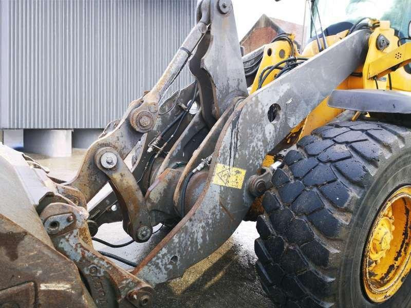 Wheel loader Volvo L70G: picture 16