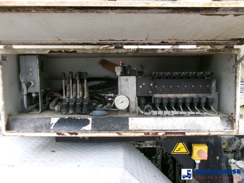 Leasing of MAN TGS 32.360 8X4 Euro 6 Liebherr concrete mixer 8 m3 + belt MAN TGS 32.360 8X4 Euro 6 Liebherr concrete mixer 8 m3 + belt: picture 18