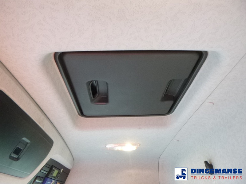 Refrigerator truck Mercedes-Benz Antos 2533 RHD 6x2 Thermoking T1000R frigo: picture 19