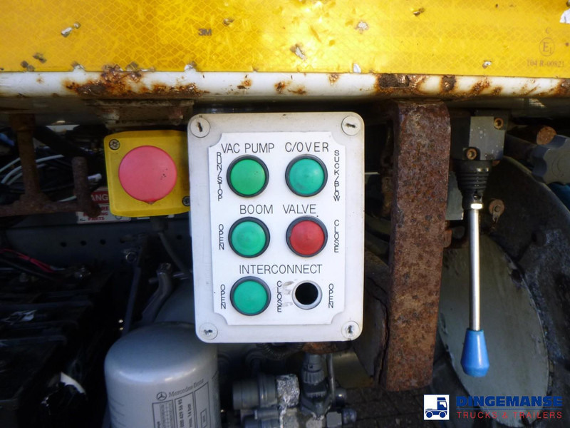Vacuum truck Mercedes-Benz Econic 1824 4x2 Whale vacuum tank 8.1 m3: picture 13 Vacuum truck Mercedes-Benz Econic 1824 4x2 Whale vacuum tank 8.1 m3: picture 13
