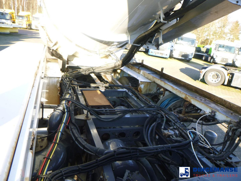 Vacuum truck Mercedes-Benz Econic 1824 4x2 Whale vacuum tank 8.1 m3: picture 17 Vacuum truck Mercedes-Benz Econic 1824 4x2 Whale vacuum tank 8.1 m3: picture 17