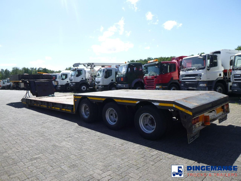Nooteboom 3-axle lowbed trailer 33 t / extendable 8.5 m - Low loader semi-trailer: picture 3 Nooteboom 3-axle lowbed trailer 33 t / extendable 8.5 m - Low loader semi-trailer: picture 3