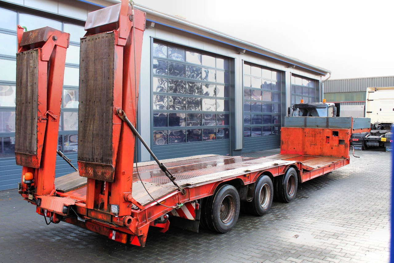 Langendorf 3-Achs SATBUE30-37 Tiefbett Tieflader+Rampen+TÜV - Low loader semi-trailer: picture 4 Langendorf 3-Achs SATBUE30-37 Tiefbett Tieflader+Rampen+TÜV - Low loader semi-trailer: picture 4