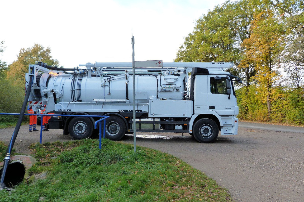 Mercedes-Benz Actros 2844 6x2 Müller 10m³ Canalmaster WRG - Vacuum truck: picture 5 Mercedes-Benz Actros 2844 6x2 Müller 10m³ Canalmaster WRG - Vacuum truck: picture 5