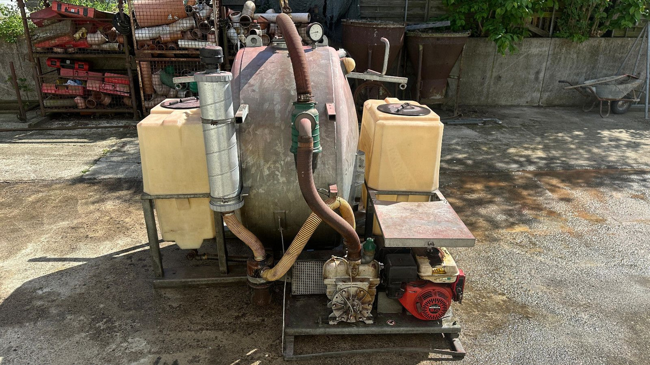 Saug-Druck fass Flexi  + 2 Frisch-Wassertaschen - Vacuum truck: picture 5 Saug-Druck fass Flexi  + 2 Frisch-Wassertaschen - Vacuum truck: picture 5