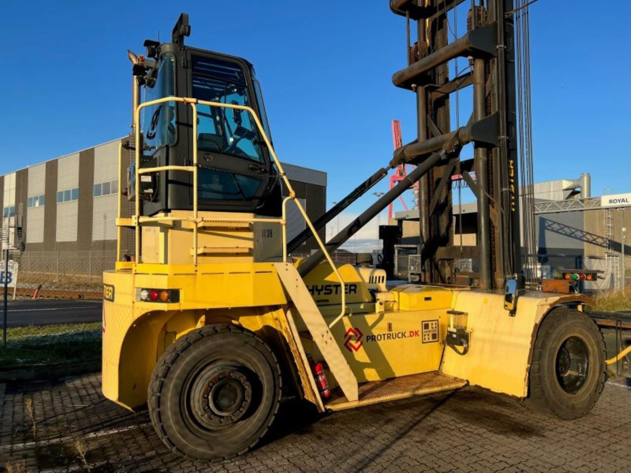 Hyster H16XM-12EC - Container handler: picture 3 Hyster H16XM-12EC - Container handler: picture 3