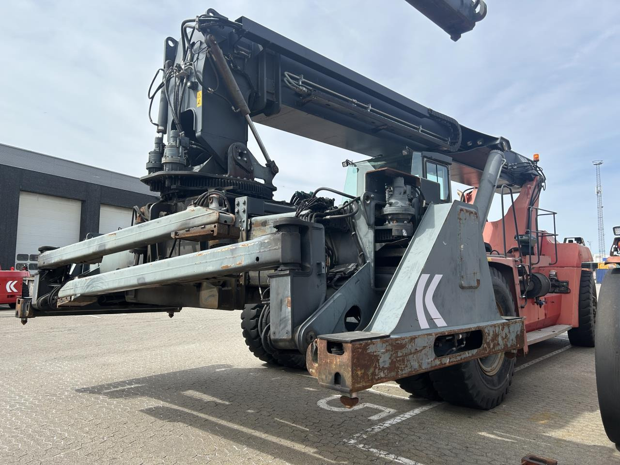 Kalmar DRF450-65C5XS - Reach stacker: picture 1 Kalmar DRF450-65C5XS - Reach stacker: picture 1