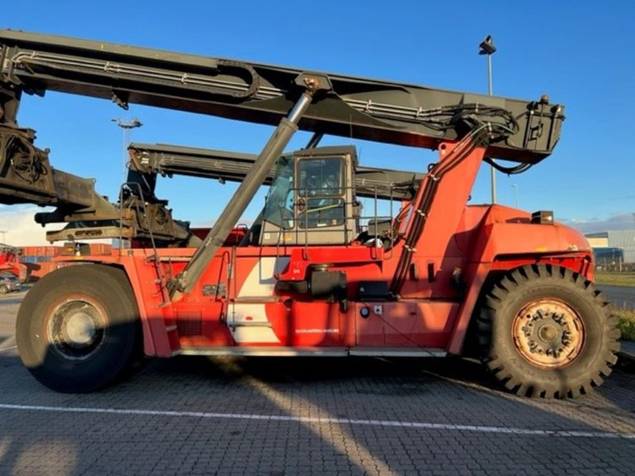 Kalmar DRF450-65S6X - Reach stacker: picture 1 Kalmar DRF450-65S6X - Reach stacker: picture 1