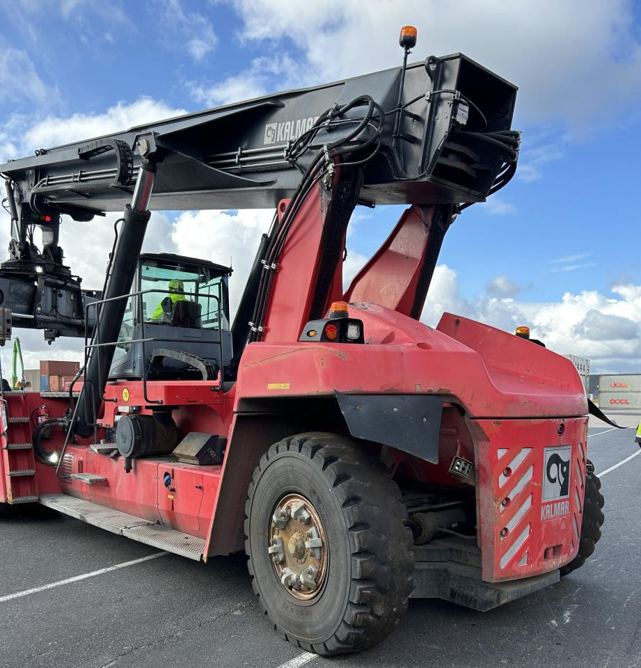 Kalmar DRG450-65S5 - Reach stacker: picture 3 Kalmar DRG450-65S5 - Reach stacker: picture 3