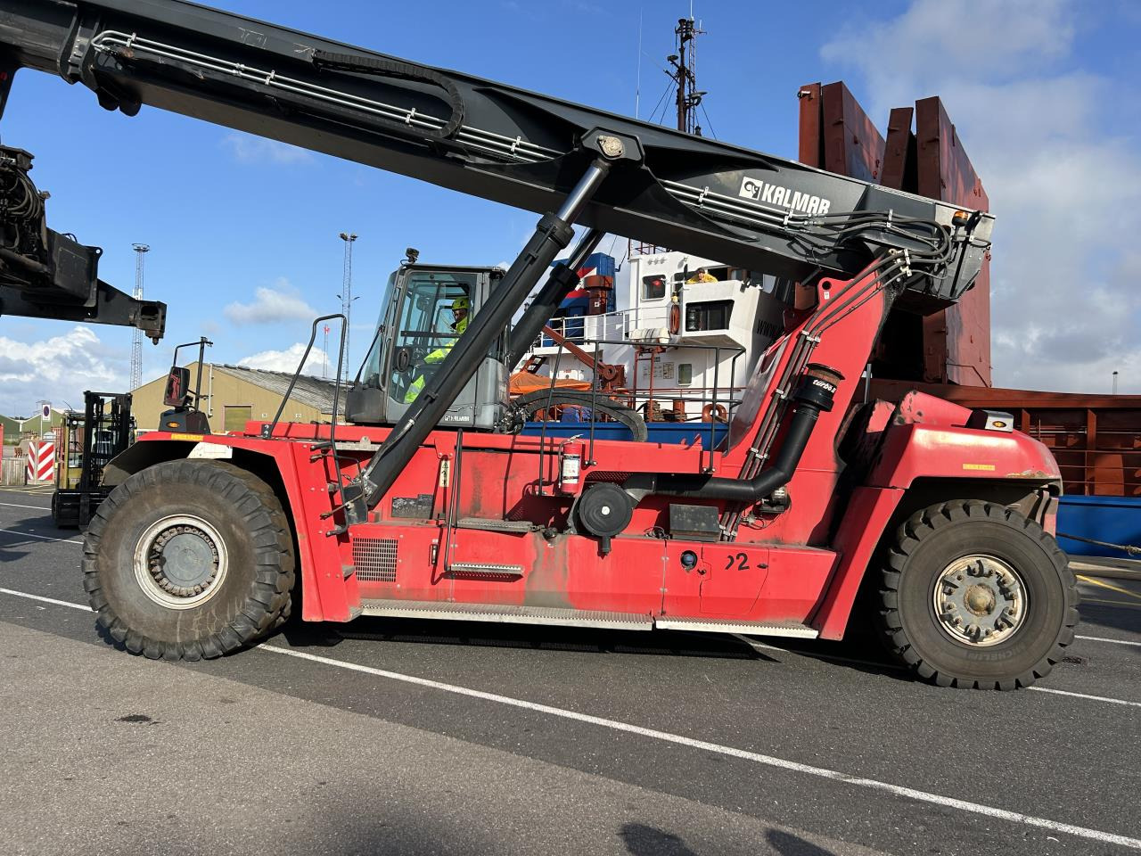 Kalmar DRG450-65S5 - Reach stacker: picture 1 Kalmar DRG450-65S5 - Reach stacker: picture 1
