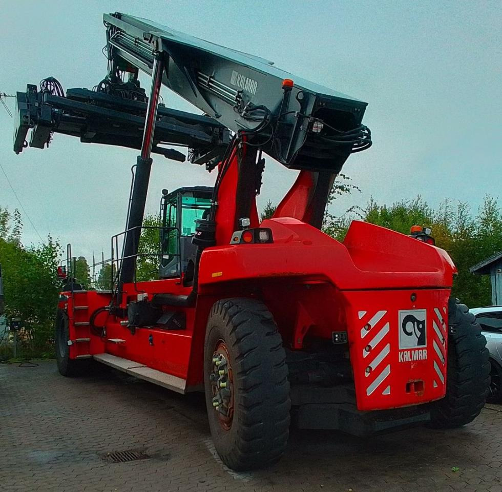 Kalmar DRG450-75C5XS - Reach stacker: picture 3 Kalmar DRG450-75C5XS - Reach stacker: picture 3
