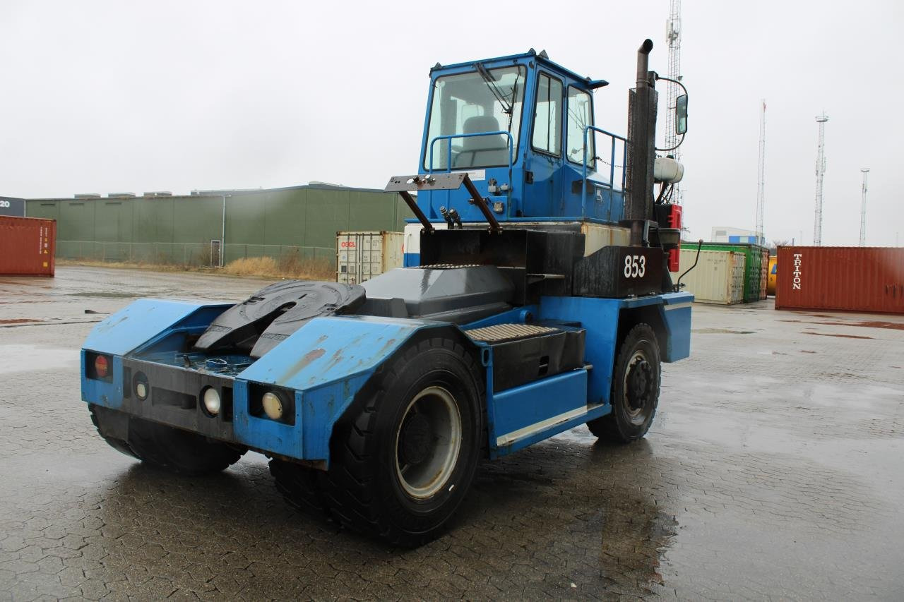 Kalmar TRX242 - Terminal tractor: picture 3 Kalmar TRX242 - Terminal tractor: picture 3