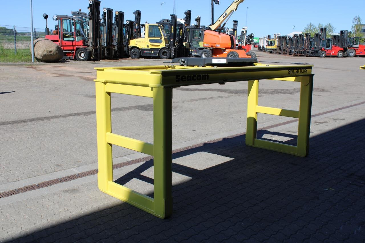 Seacom TRESTLE 20T - Port equipment: picture 3 Seacom TRESTLE 20T - Port equipment: picture 3