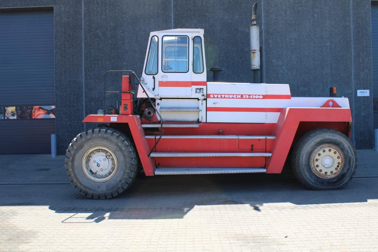 SveTruck 32120-47 - Diesel forklift: picture 1 SveTruck 32120-47 - Diesel forklift: picture 1