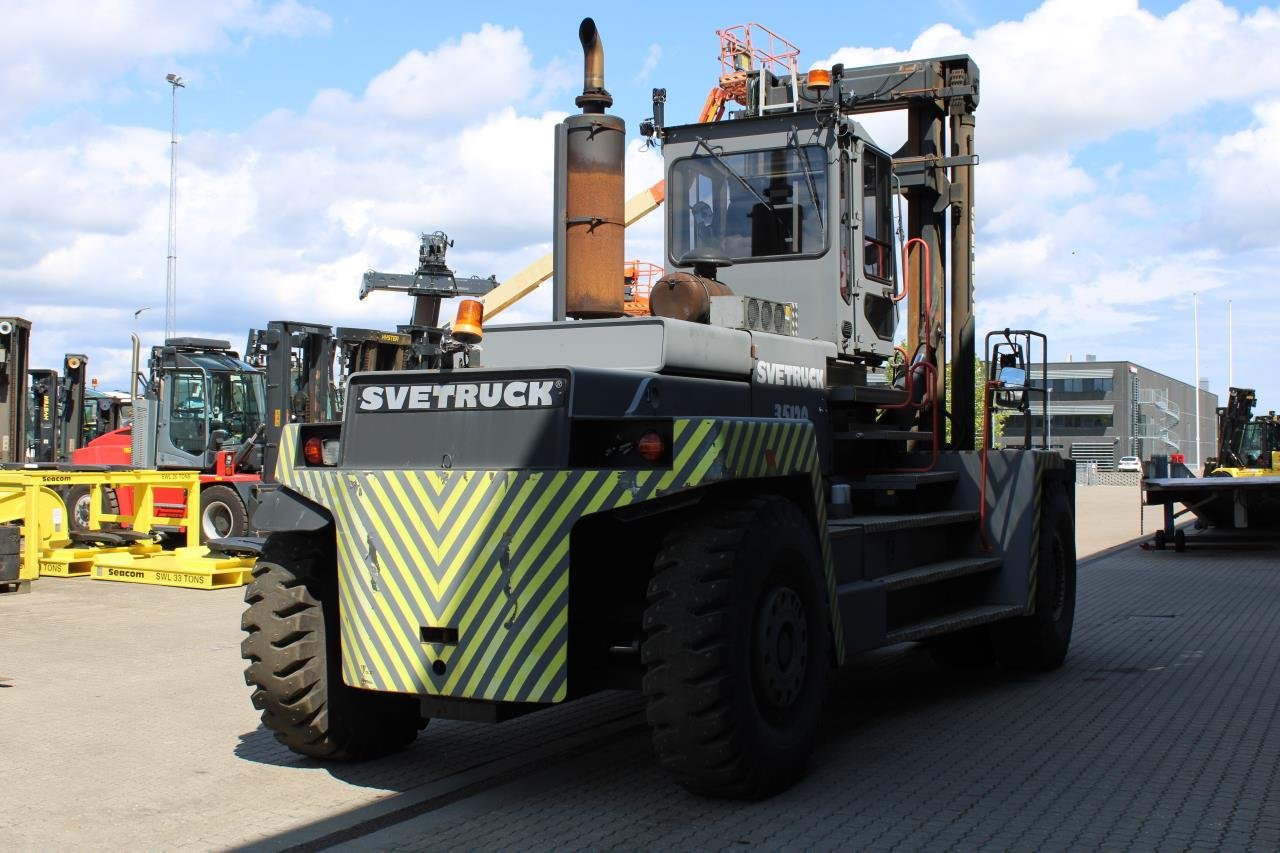SveTruck 35120-50 - Diesel forklift: picture 3 SveTruck 35120-50 - Diesel forklift: picture 3