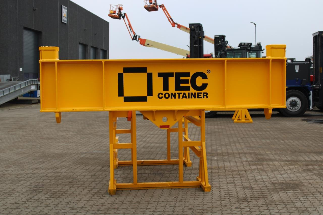 Tec Container 20" WITH DOUBLE-HOOK - Port equipment: picture 4 Tec Container 20" WITH DOUBLE-HOOK - Port equipment: picture 4
