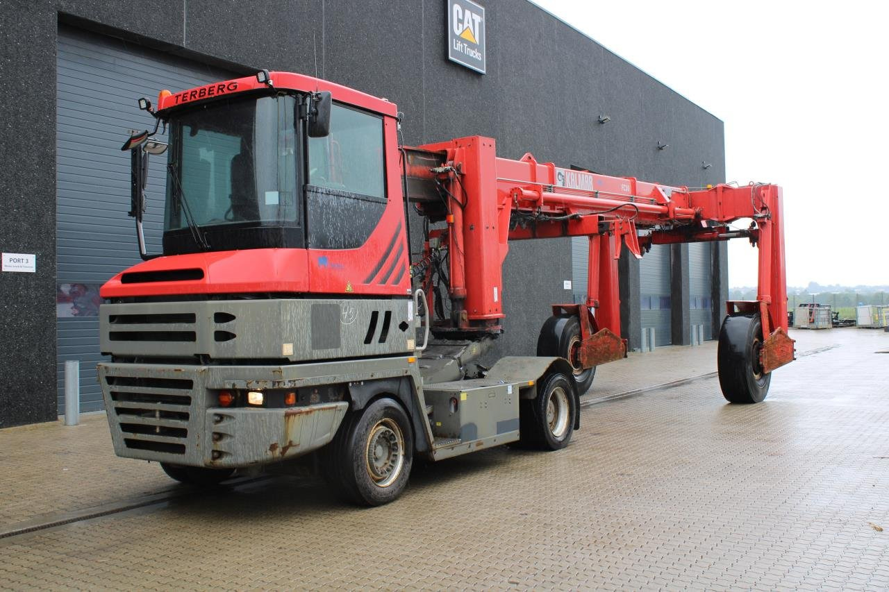 Terberg TT223 - Terminal tractor: picture 2 Terberg TT223 - Terminal tractor: picture 2