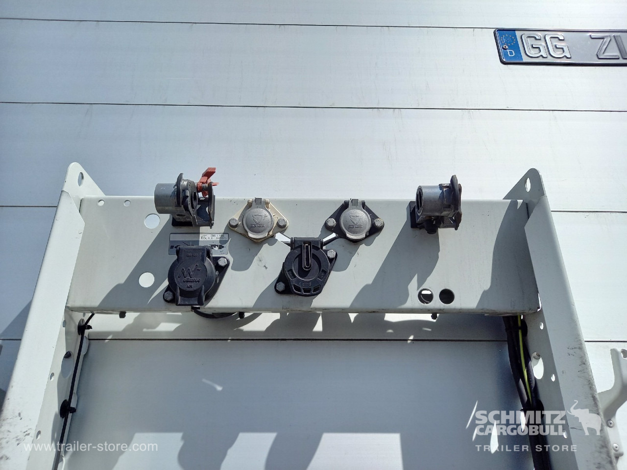 SCHMITZ Auflieger Curtainsider Standard - Curtainsider semi-trailer: picture 4 SCHMITZ Auflieger Curtainsider Standard - Curtainsider semi-trailer: picture 4