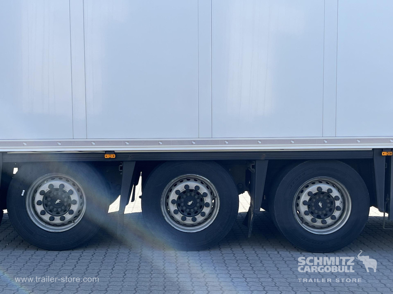 SCHMITZ Auflieger Tiefkühler Multitemp - Isothermal semi-trailer: picture 2 SCHMITZ Auflieger Tiefkühler Multitemp - Isothermal semi-trailer: picture 2