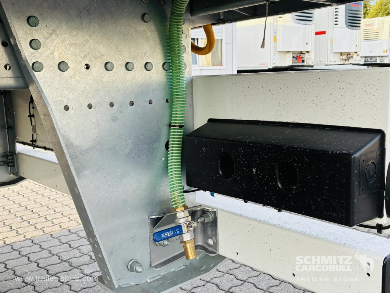 SCHMITZ Auflieger Tiefkühler Standard Double deck - Isothermal semi-trailer: picture 5 SCHMITZ Auflieger Tiefkühler Standard Double deck - Isothermal semi-trailer: picture 5