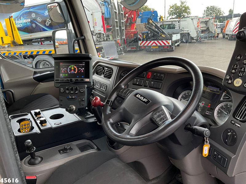 Road sweeper DAF FA LF 180 Euro 6 Johnston VS502 Just 138.807 km!: picture 15 Road sweeper DAF FA LF 180 Euro 6 Johnston VS502 Just 138.807 km!: picture 15