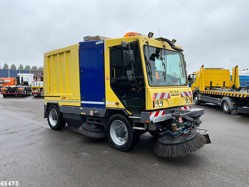 Dulevo 5020 S with 3-rd brush - Road sweeper: picture 5 Dulevo 5020 S with 3-rd brush - Road sweeper: picture 5