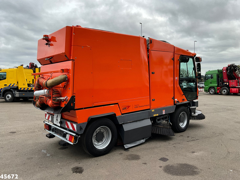 Road sweeper Dulevo 6000T Euro 6 met 3-e borstel: picture 8 Road sweeper Dulevo 6000T Euro 6 met 3-e borstel: picture 8