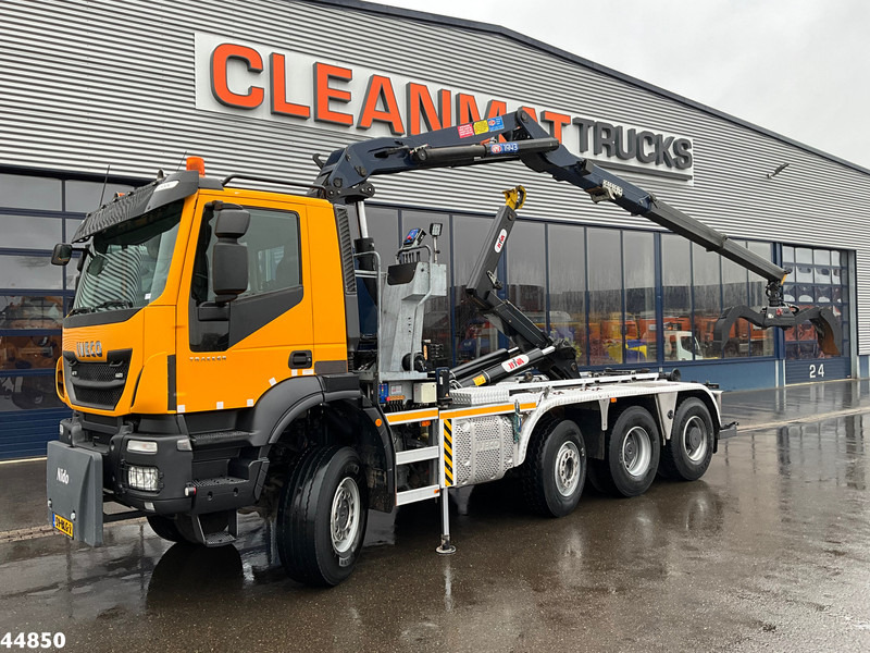 Iveco Trakker AD380T41W 8x6 Euro 6 HMF 19 Tonmeter Z-kraan - Hook lift truck, Crane truck: picture 1 Iveco Trakker AD380T41W 8x6 Euro 6 HMF 19 Tonmeter Z-kraan - Hook lift truck, Crane truck: picture 1