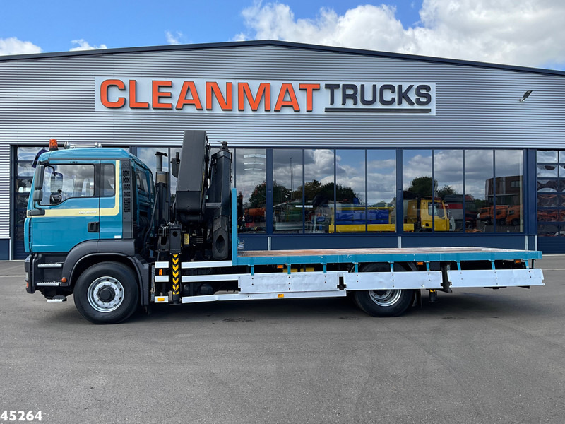 MAN TGA 18.310 4X4H Manual Palfinger 36 Tonmeter laadkraan Just 226.172 km! - Crane truck: picture 4 MAN TGA 18.310 4X4H Manual Palfinger 36 Tonmeter laadkraan Just 226.172 km! - Crane truck: picture 4