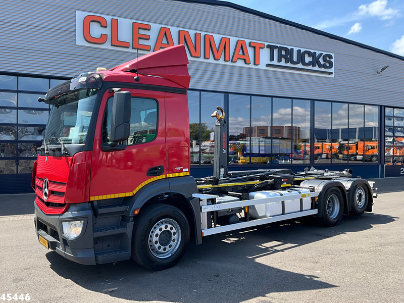 Mercedes-Benz Antos 2543 Euro 6 Multilift 26 Ton haakarmsysteem - Hook lift truck: picture 2 Mercedes-Benz Antos 2543 Euro 6 Multilift 26 Ton haakarmsysteem - Hook lift truck: picture 2