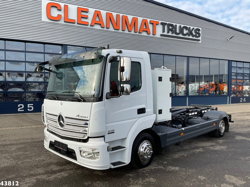 Mercedes-Benz Atego 818 Euro 6 10 Ton haakarmsysteem - Hook lift truck: picture 2 Mercedes-Benz Atego 818 Euro 6 10 Ton haakarmsysteem - Hook lift truck: picture 2