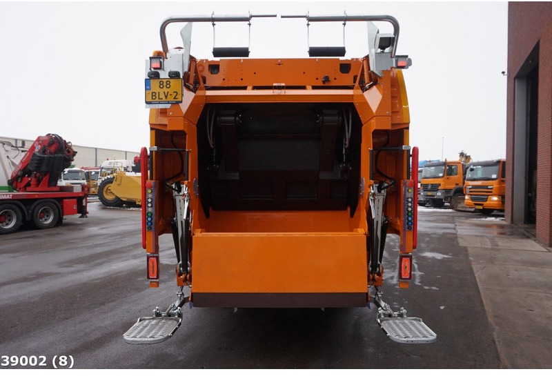 Volvo FM 330 - Garbage truck: picture 4 Volvo FM 330 - Garbage truck: picture 4