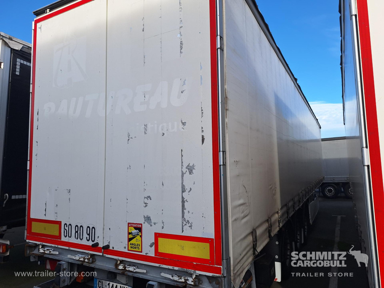FRUEHAUF Curtainsider Standard Taillift - Curtainsider semi-trailer: picture 1 FRUEHAUF Curtainsider Standard Taillift - Curtainsider semi-trailer: picture 1