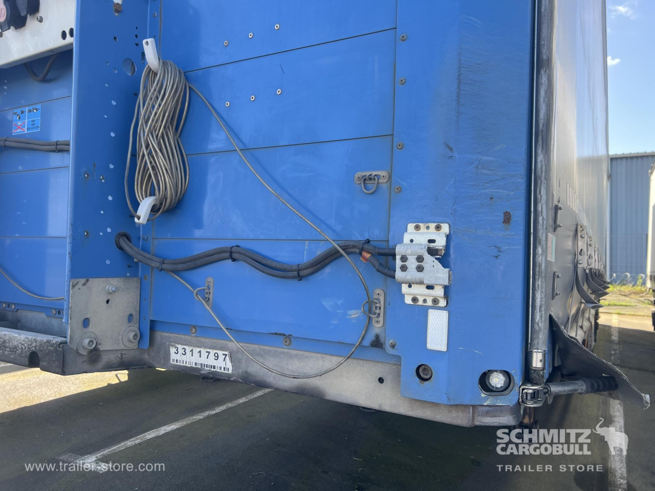 SCHMITZ Curtainsider Standard Taillift - Curtainsider semi-trailer: picture 2 SCHMITZ Curtainsider Standard Taillift - Curtainsider semi-trailer: picture 2