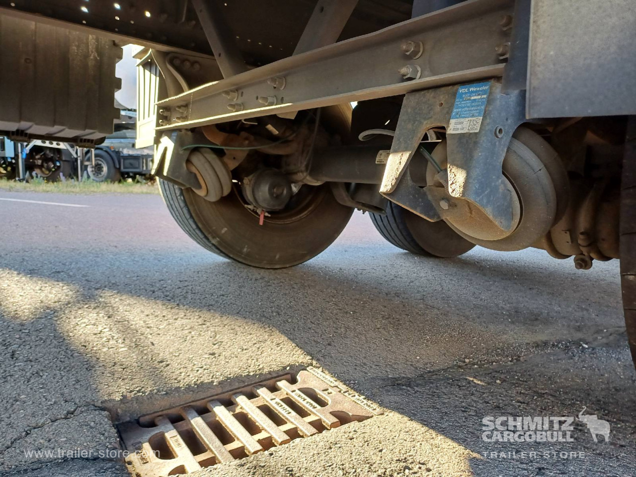 SCHMITZ Auflieger Curtainsider Standard Forklift holder - Curtainsider semi-trailer: picture 5 SCHMITZ Auflieger Curtainsider Standard Forklift holder - Curtainsider semi-trailer: picture 5