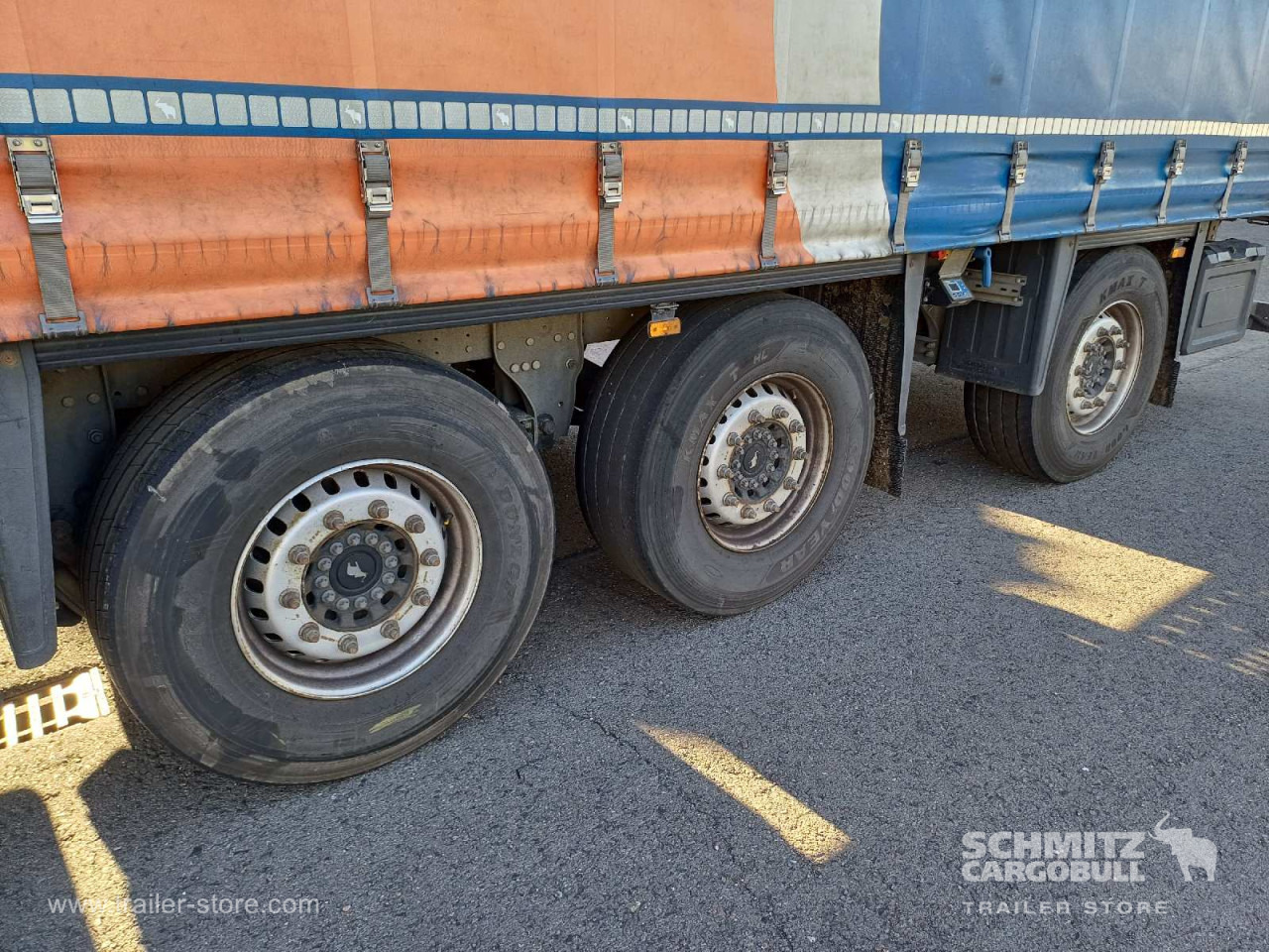 SCHMITZ Auflieger Curtainsider Standard Forklift holder - Curtainsider semi-trailer: picture 4 SCHMITZ Auflieger Curtainsider Standard Forklift holder - Curtainsider semi-trailer: picture 4