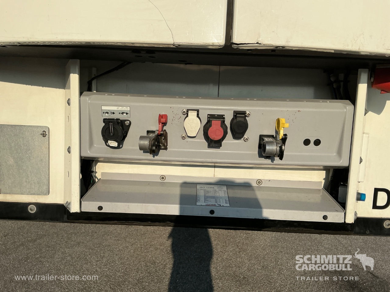 SCHMITZ Reefer Meat hanging system - Isothermal semi-trailer: picture 4 SCHMITZ Reefer Meat hanging system - Isothermal semi-trailer: picture 4