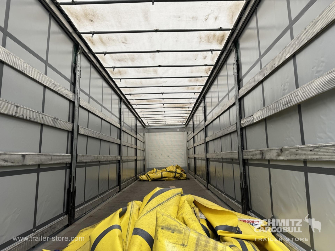 SCHMITZ Curtainsider Standard - Curtainsider semi-trailer: picture 4 SCHMITZ Curtainsider Standard - Curtainsider semi-trailer: picture 4