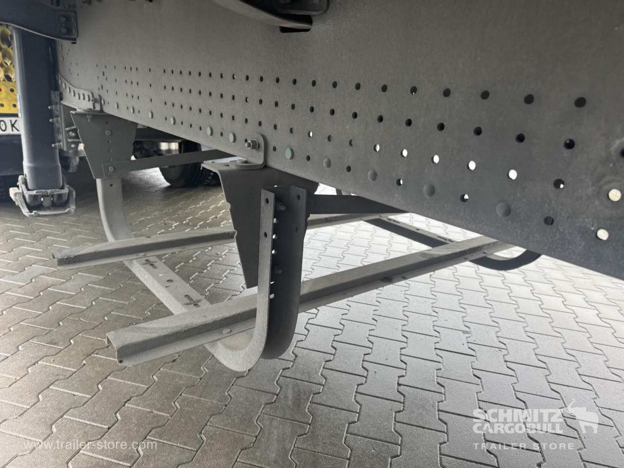 SCHMITZ Curtainsider Standard - Curtainsider semi-trailer: picture 2 SCHMITZ Curtainsider Standard - Curtainsider semi-trailer: picture 2