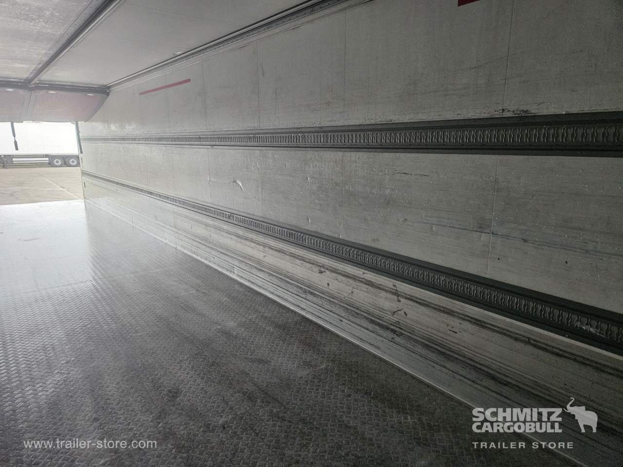 SCHMITZ Reefer Multitemp Taillift - Isothermal semi-trailer: picture 4 SCHMITZ Reefer Multitemp Taillift - Isothermal semi-trailer: picture 4