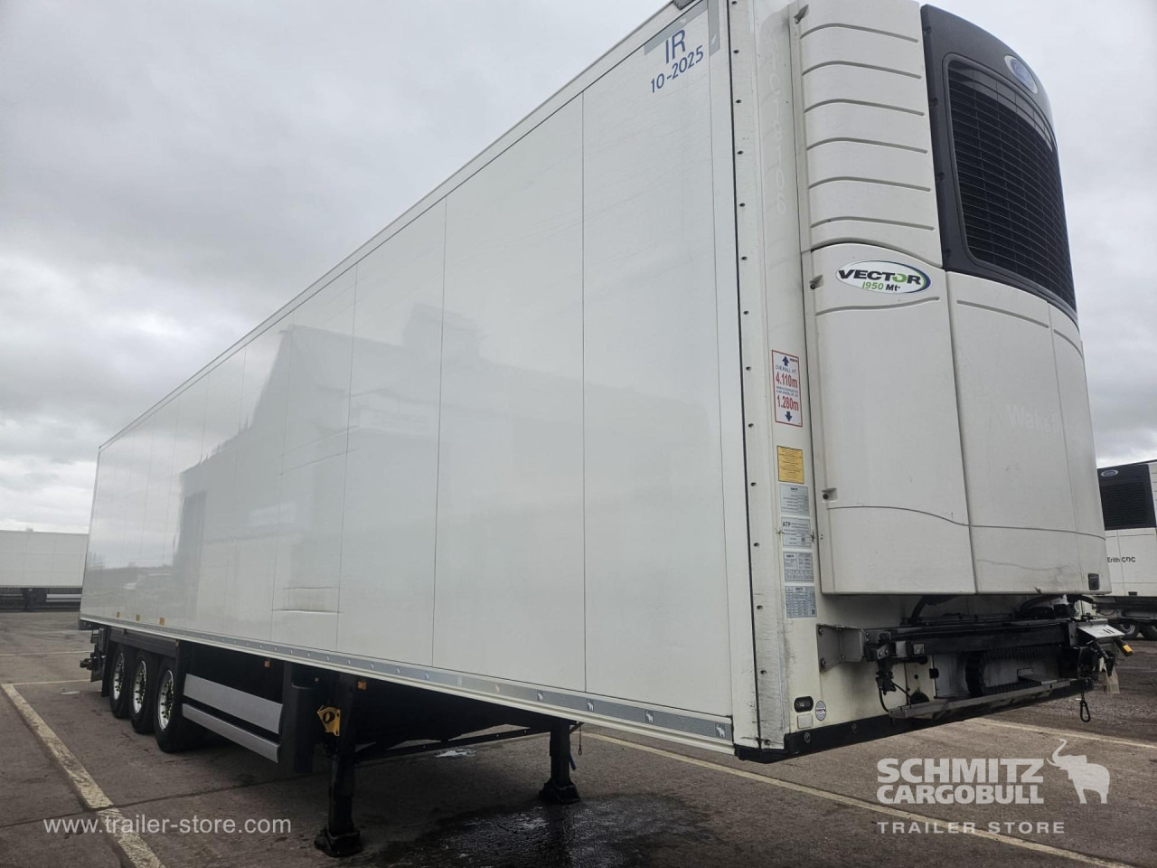 SCHMITZ Reefer Multitemp Taillift - Isothermal semi-trailer: picture 1 SCHMITZ Reefer Multitemp Taillift - Isothermal semi-trailer: picture 1