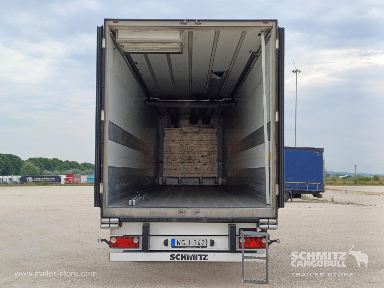SCHMITZ Mélyhűtő koffer Multitemp - Isothermal semi-trailer: picture 2 SCHMITZ Mélyhűtő koffer Multitemp - Isothermal semi-trailer: picture 2