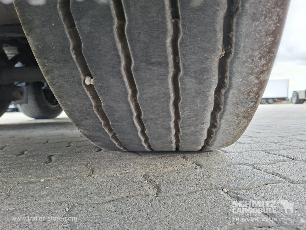 SCHMITZ Reefer Standard - Isothermal semi-trailer: picture 3 SCHMITZ Reefer Standard - Isothermal semi-trailer: picture 3