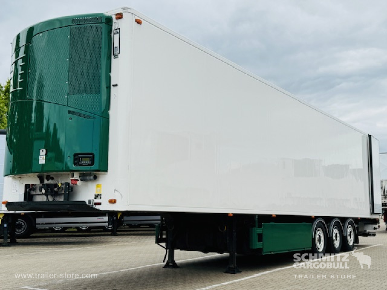 CHEREAU Oplegger Vries Standard Taillift - Isothermal semi-trailer: picture 1 CHEREAU Oplegger Vries Standard Taillift - Isothermal semi-trailer: picture 1