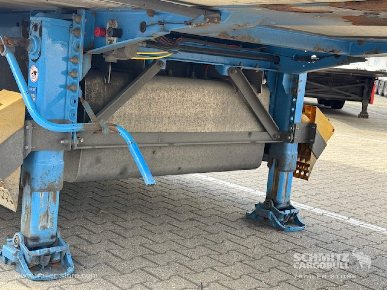 LAMBERET Oplegger Vries Standard Double deck Roller shutter - Isothermal semi-trailer: picture 4 LAMBERET Oplegger Vries Standard Double deck Roller shutter - Isothermal semi-trailer: picture 4