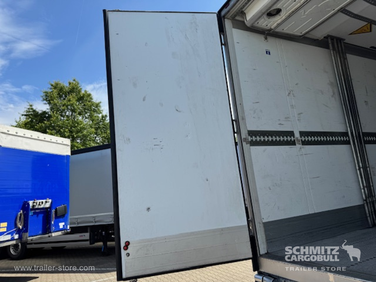 SCHMITZ Oplegger Vries Multitemp Taillift - Isothermal semi-trailer: picture 3 SCHMITZ Oplegger Vries Multitemp Taillift - Isothermal semi-trailer: picture 3