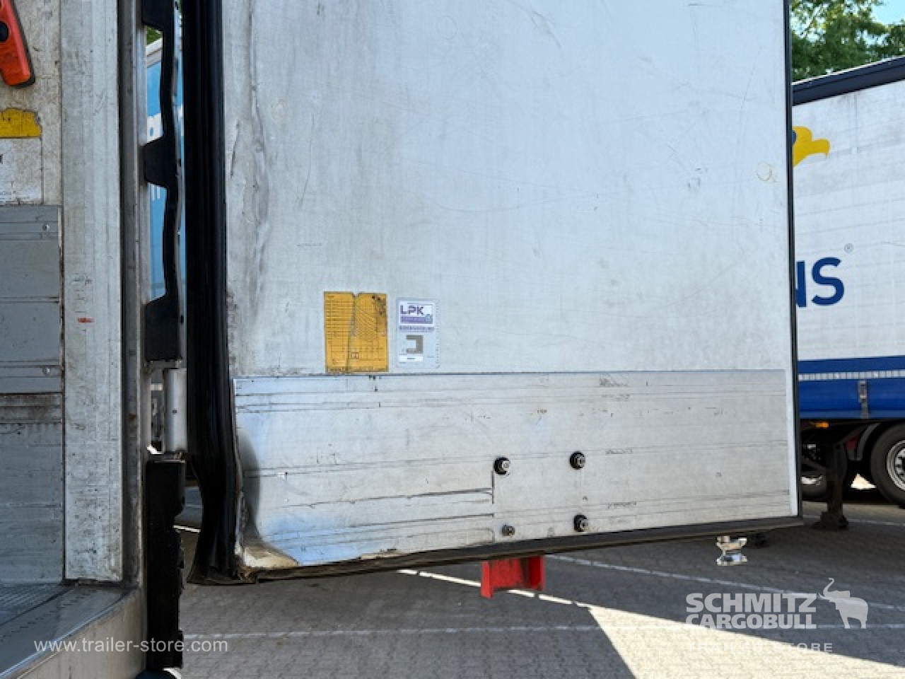 SCHMITZ Oplegger Vries Multitemp Taillift - Isothermal semi-trailer: picture 4 SCHMITZ Oplegger Vries Multitemp Taillift - Isothermal semi-trailer: picture 4