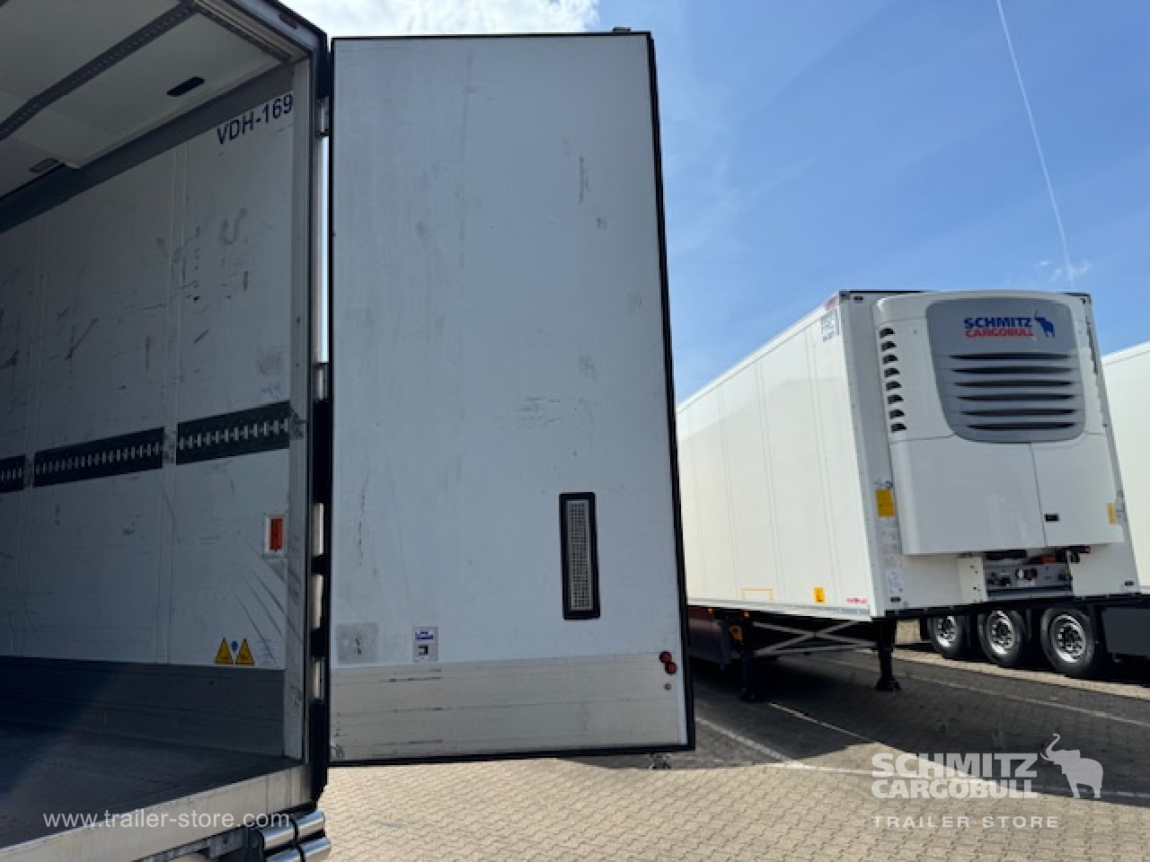 SCHMITZ Oplegger Vries Multitemp Taillift - Isothermal semi-trailer: picture 2 SCHMITZ Oplegger Vries Multitemp Taillift - Isothermal semi-trailer: picture 2